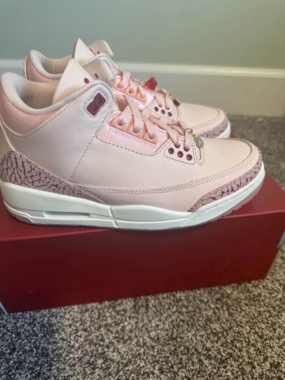 Jordan Retro 3 Sneakers in Pale Pink with Red Accents - Picture 5 of 9